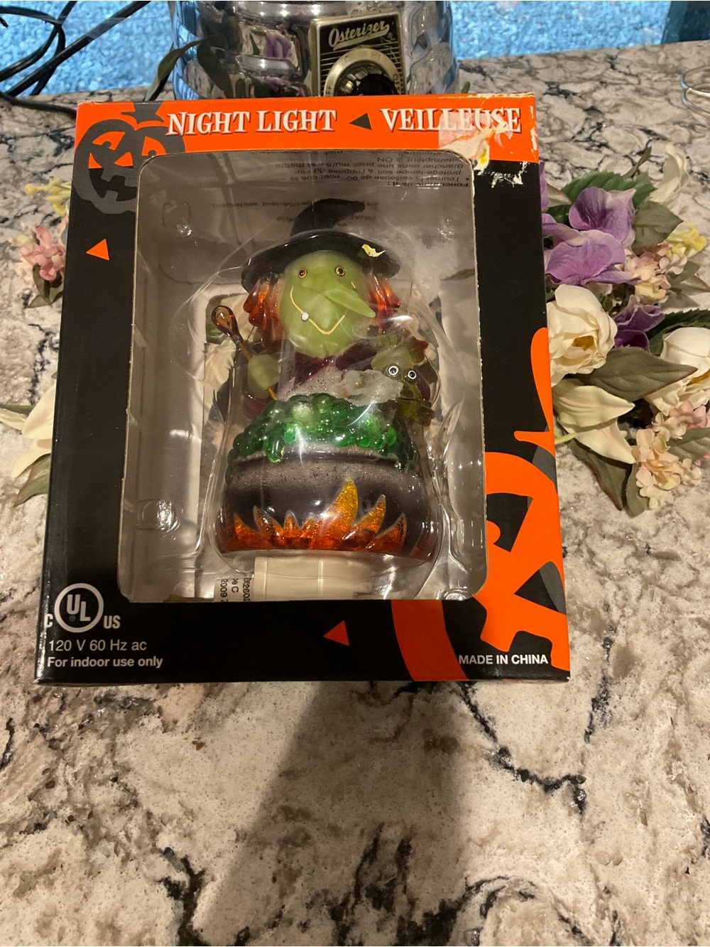 BP-NIB Green Witch Halloween Night Light - Decorative Plug-In Accent